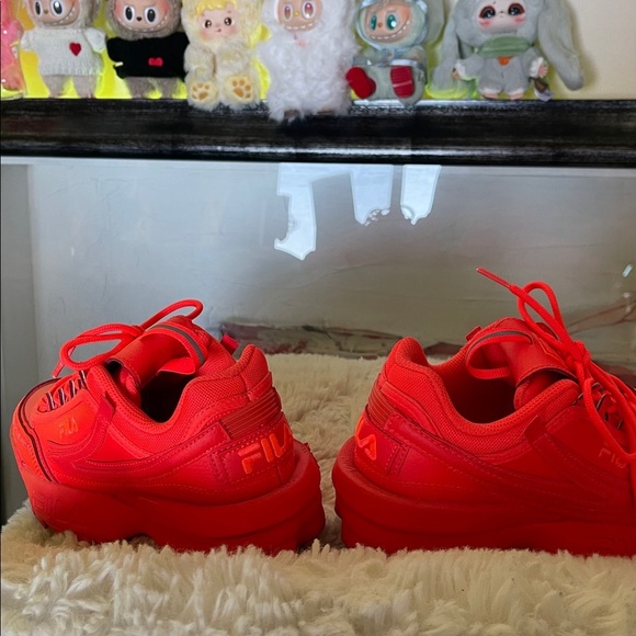 Fila Bold bright pink neon Sneakers owned by me not new but hardly warn - Picture 5 of 12